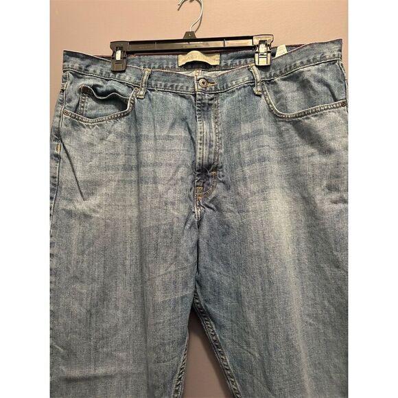 Wrangler Men's Relaxed Straight Jeans Blue Size 40x32 5-Pocket Design - Picture 2 of 13